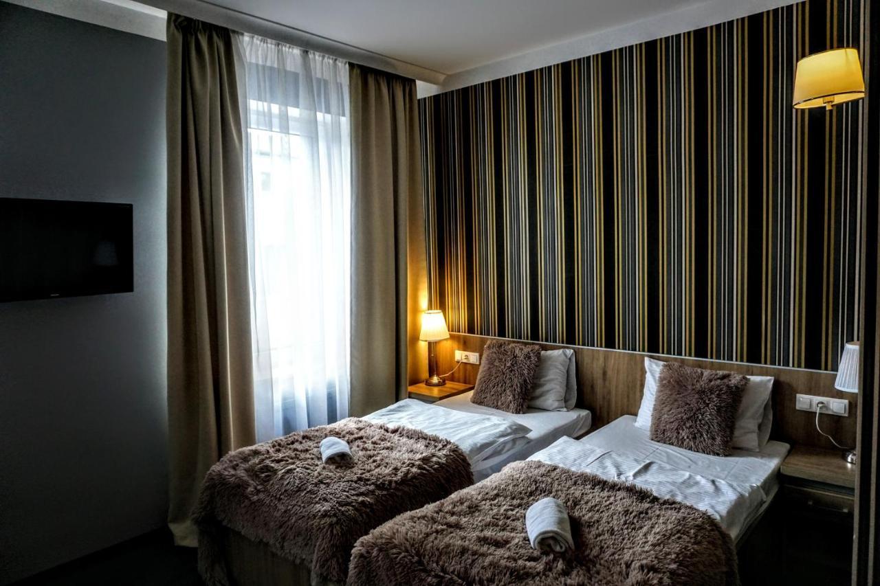Aviator Hotel Restauracja & Spa Pabianice Exterior photo